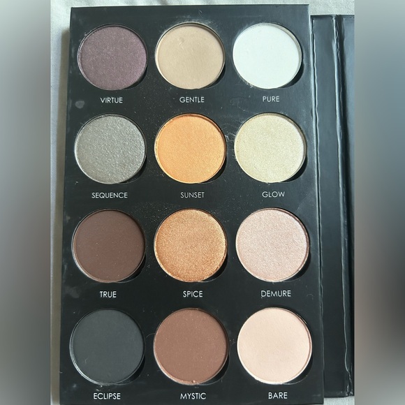 Cao Cosmetics Smokey Eyeshadow Palette - Picture 3 of 4